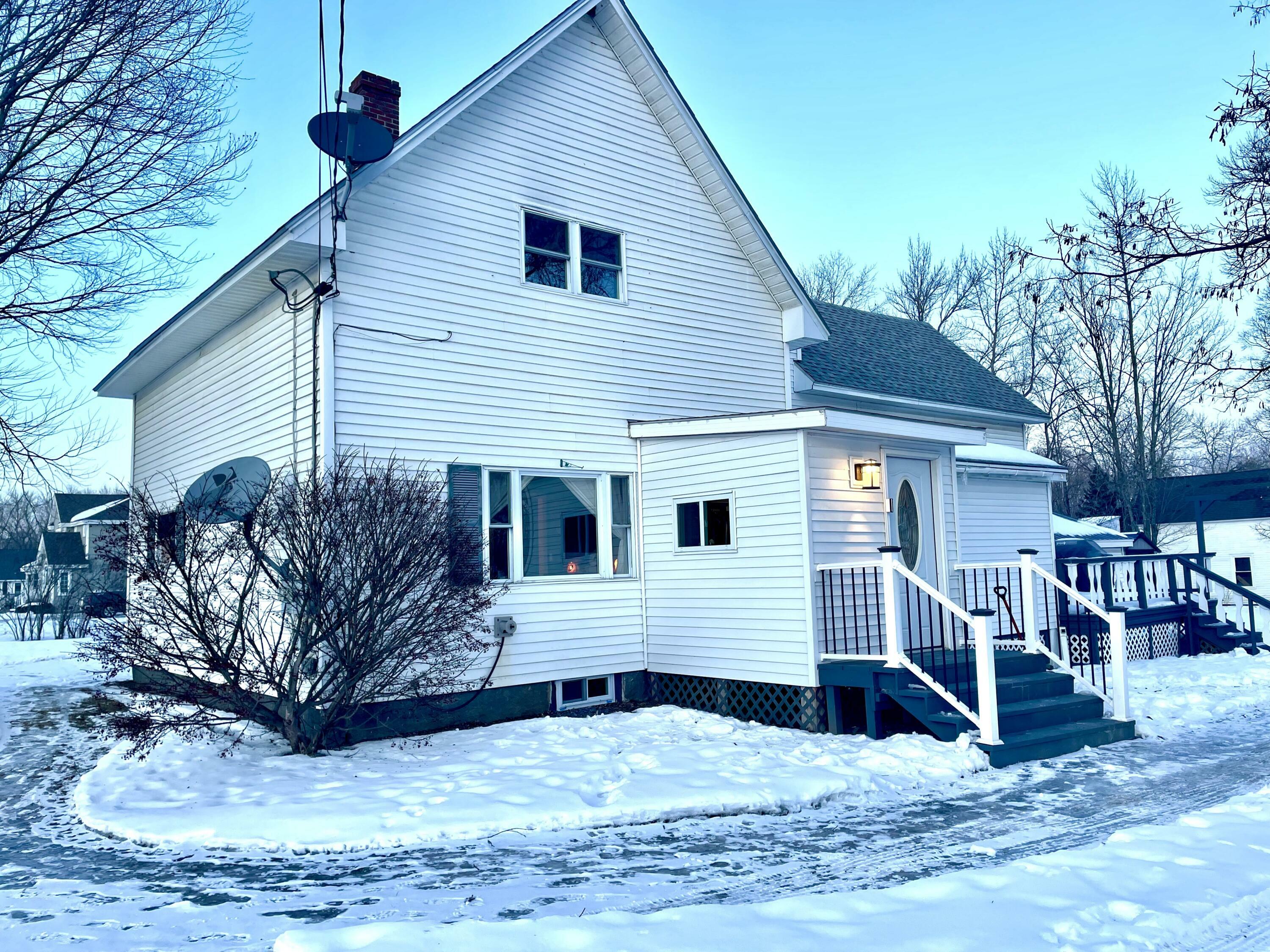 Property Photo: 4 Pearl Street ME 04927