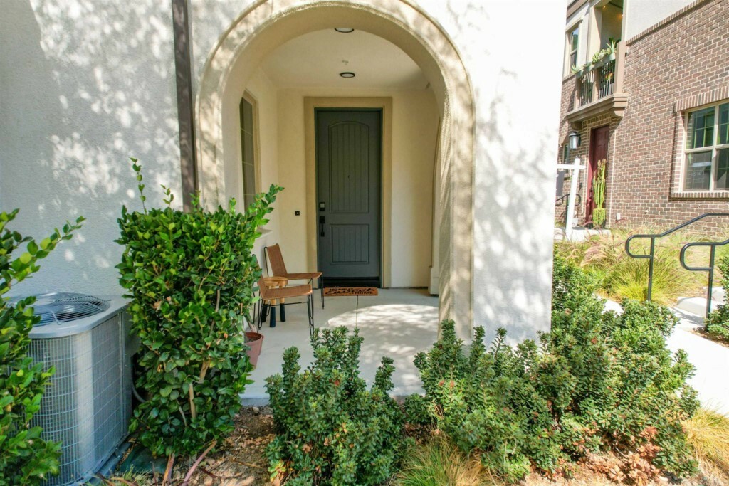 Property Photo:  928 Slate St  CA 92078 