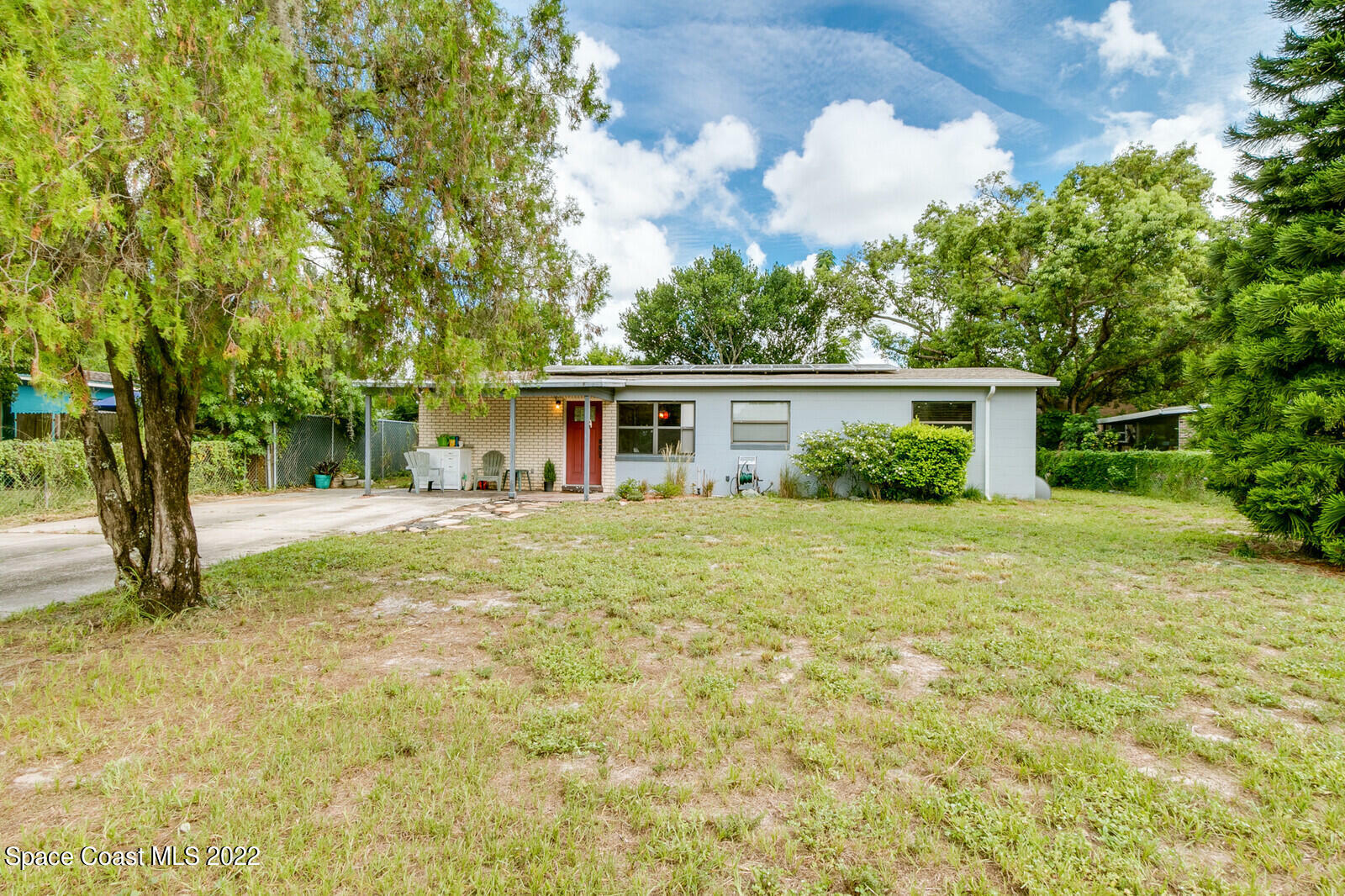 Property Photo:  10327 Groton Street  FL 32817 