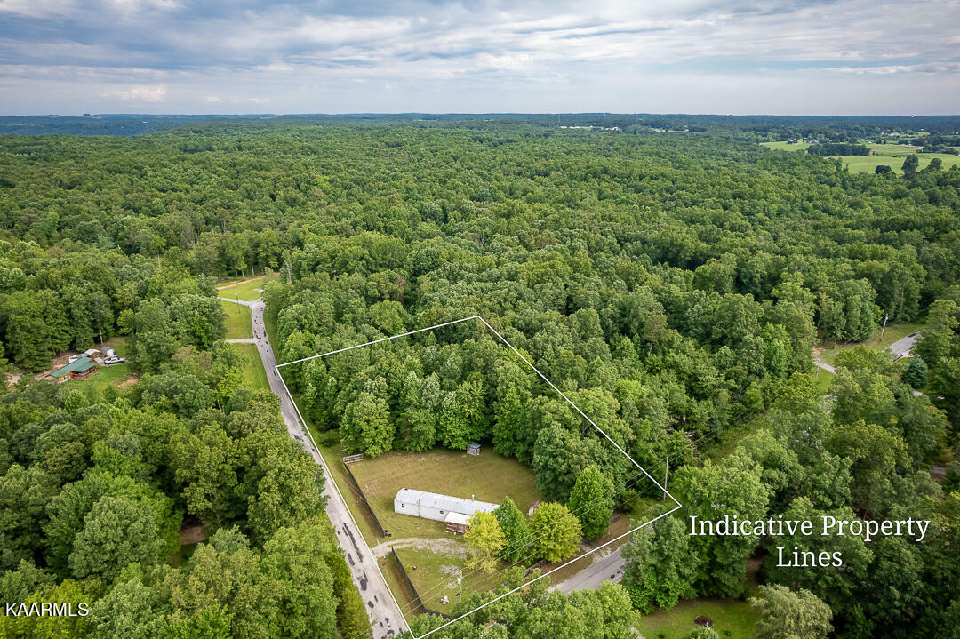 Property Photo: 702 Cessna Lane TN 38556