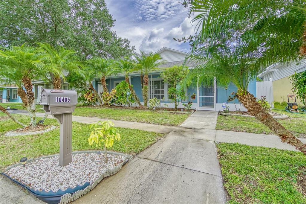 Property Photo:  10405 Summerview Circle  FL 33578 