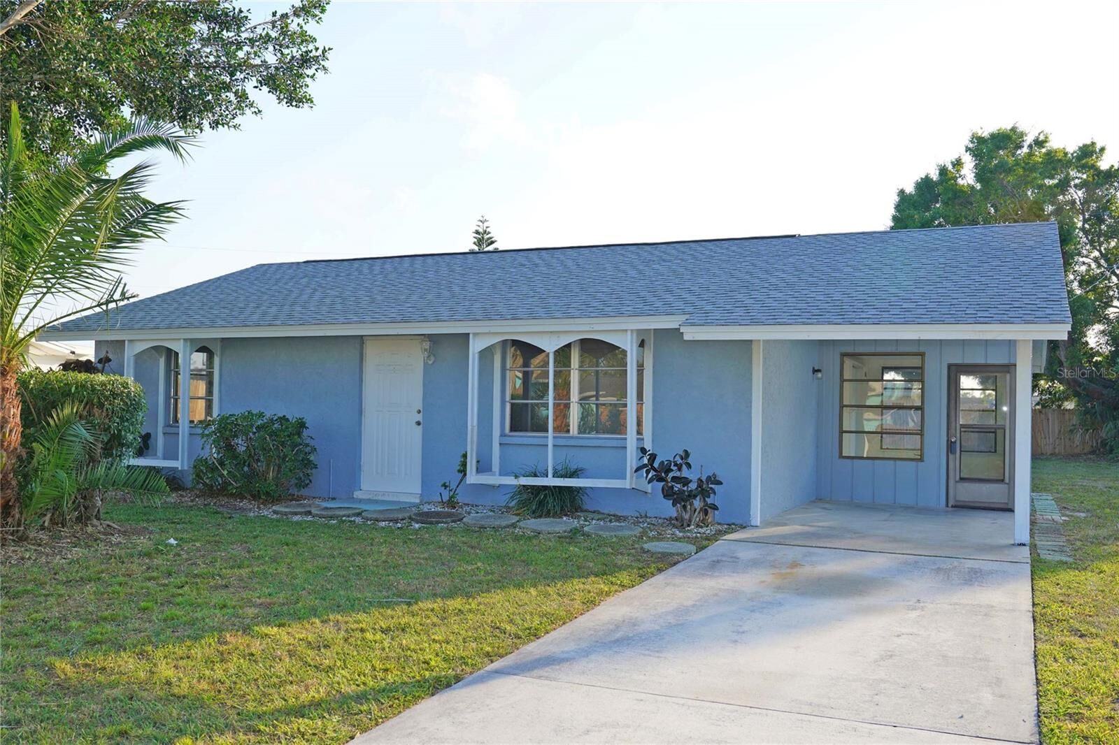 Property Photo:  113 Paddington Road  FL 34293 