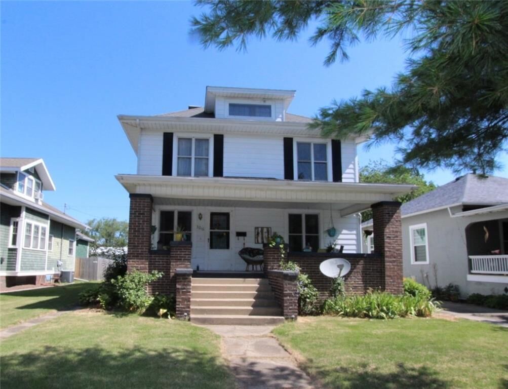 Property Photo:  3216 Prairie Avenue   61938 