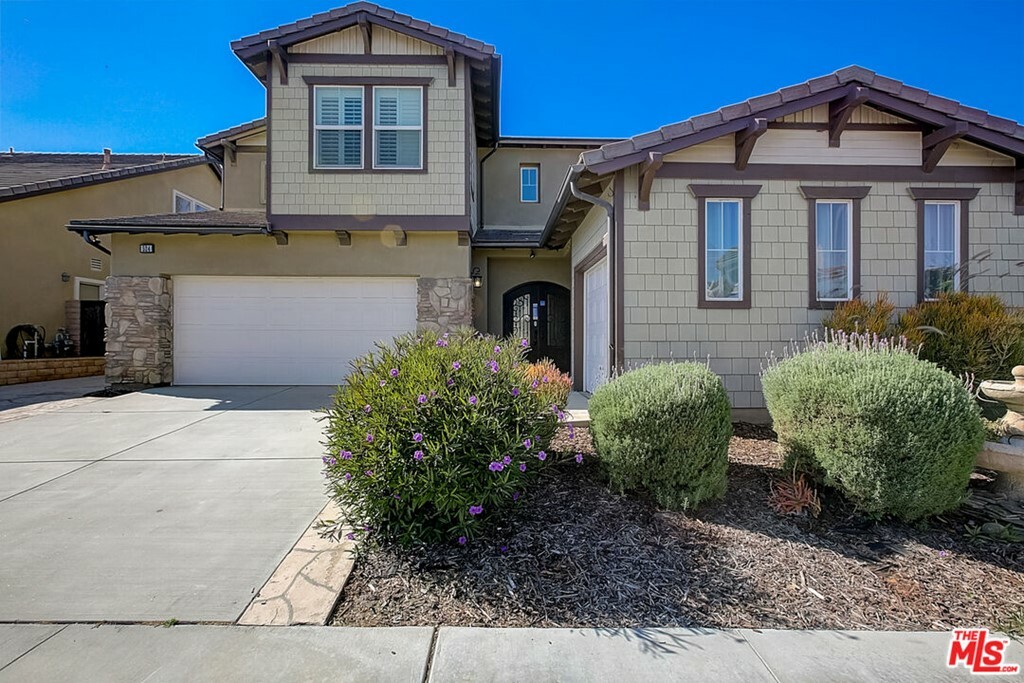 Property Photo: 524 Charleston Place CA 93004