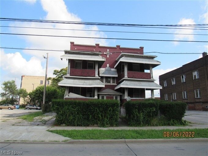 Property Photo:  7111 Cedar Avenue  OH 44103 