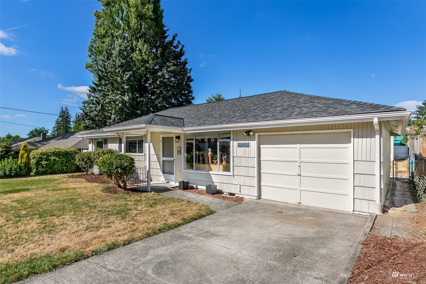 Property Photo:  24030 54th Avenue W  WA 98043 