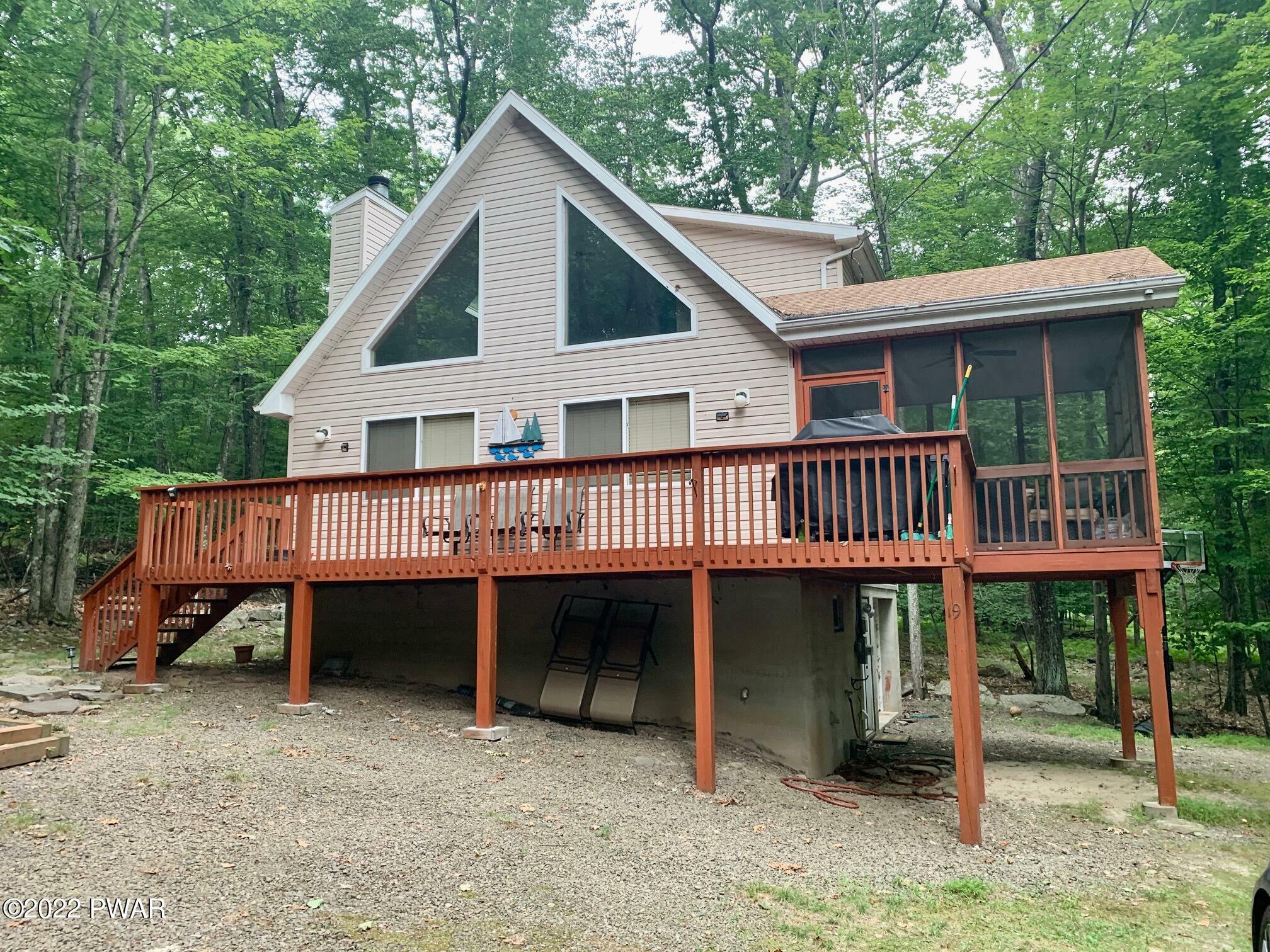 Property Photo:  1039 Bluebird Drive  PA 18436 