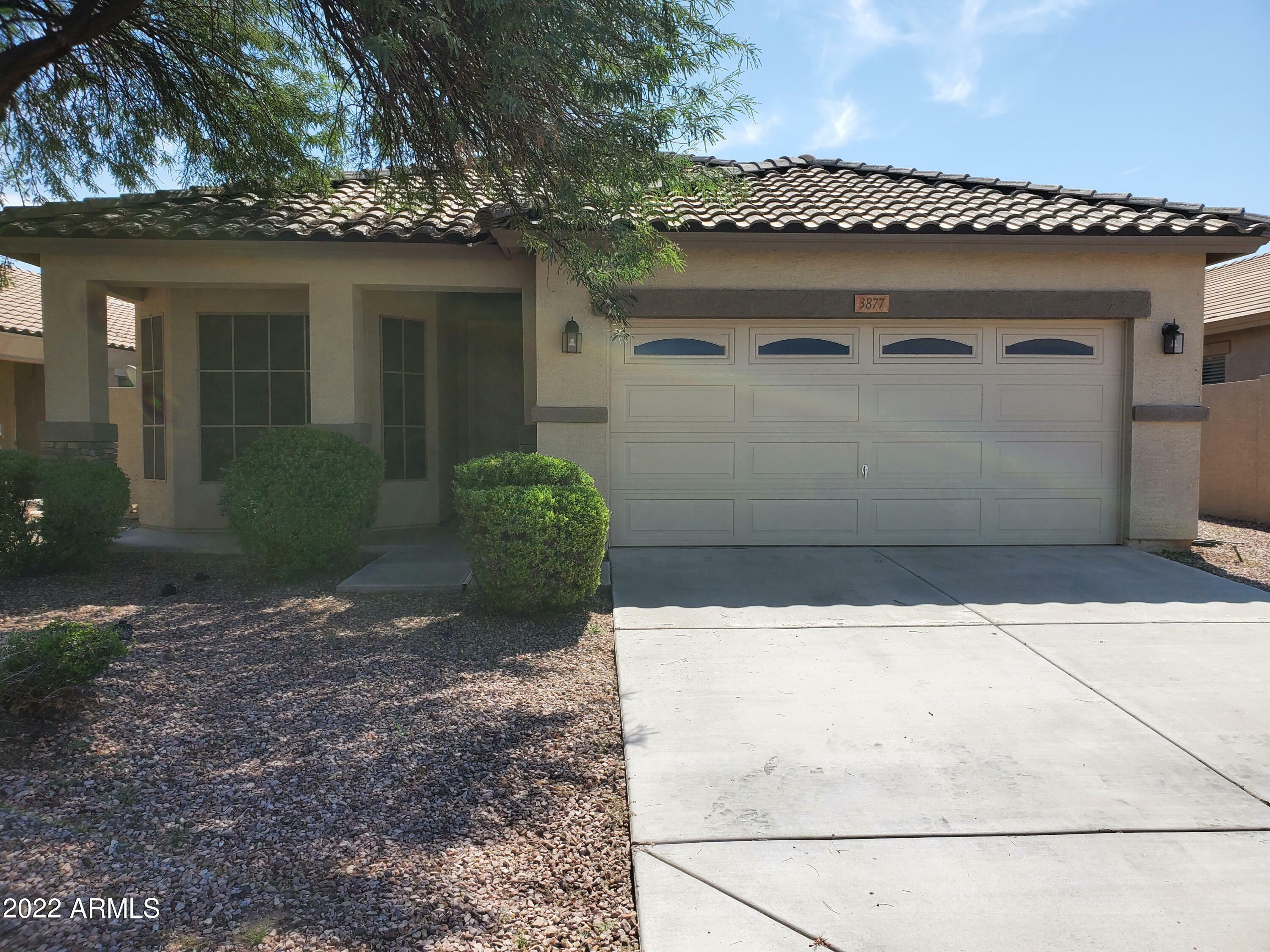Property Photo: 3877 S Coach House Drive AZ 85297