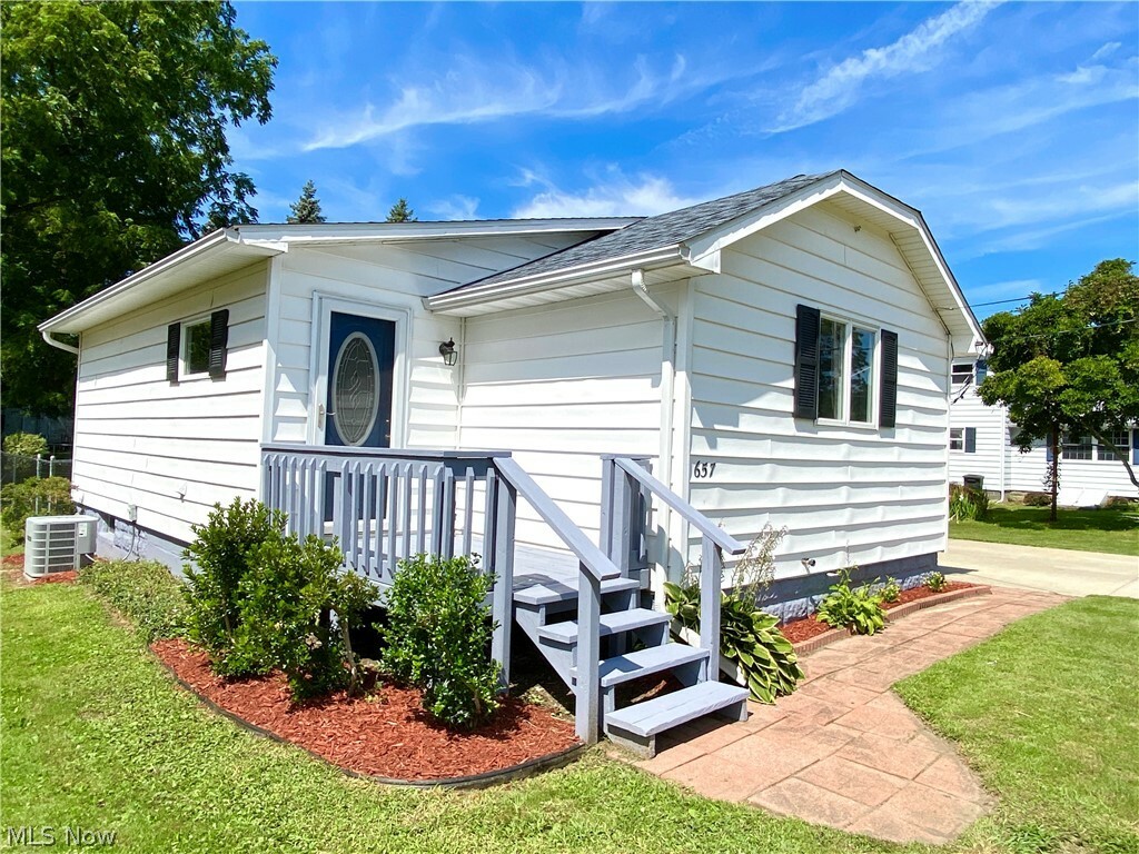 Property Photo:  657 Baltic Street  OH 44030 