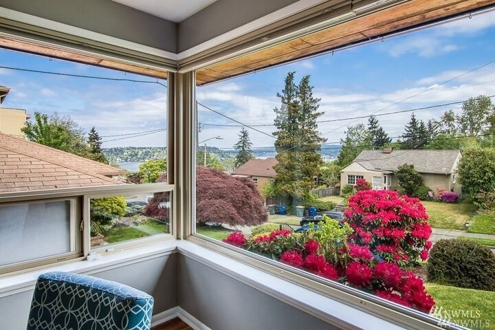 Property Photo: 10417 67th Avenue S WA 98178