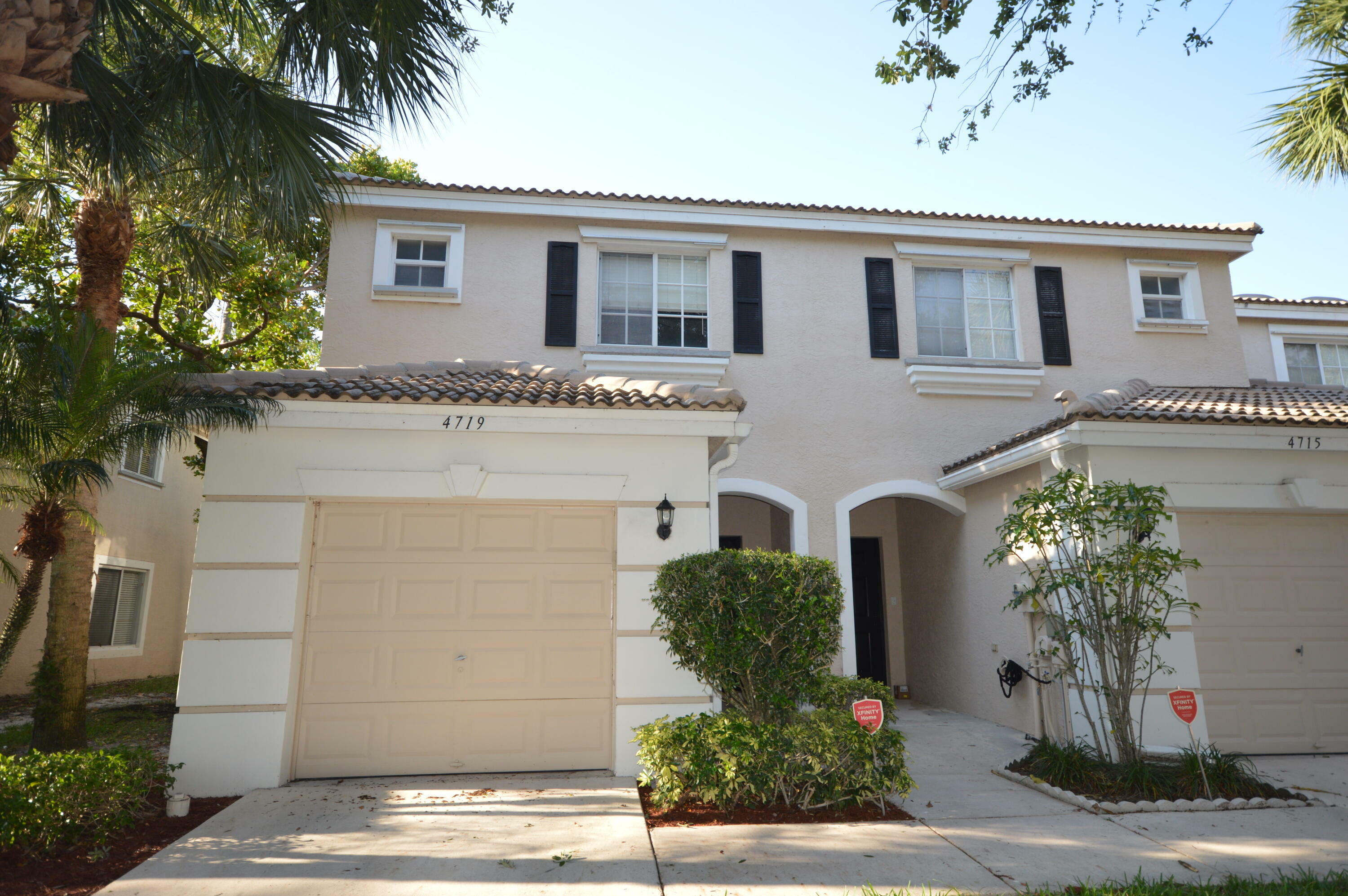 Property Photo: 4719 Palmbrooke Circle FL 33417