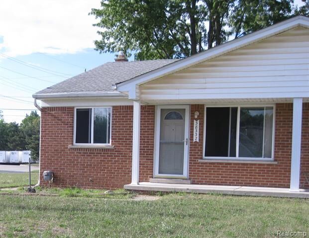 Property Photo:  38332 Hixford  MI 48185 