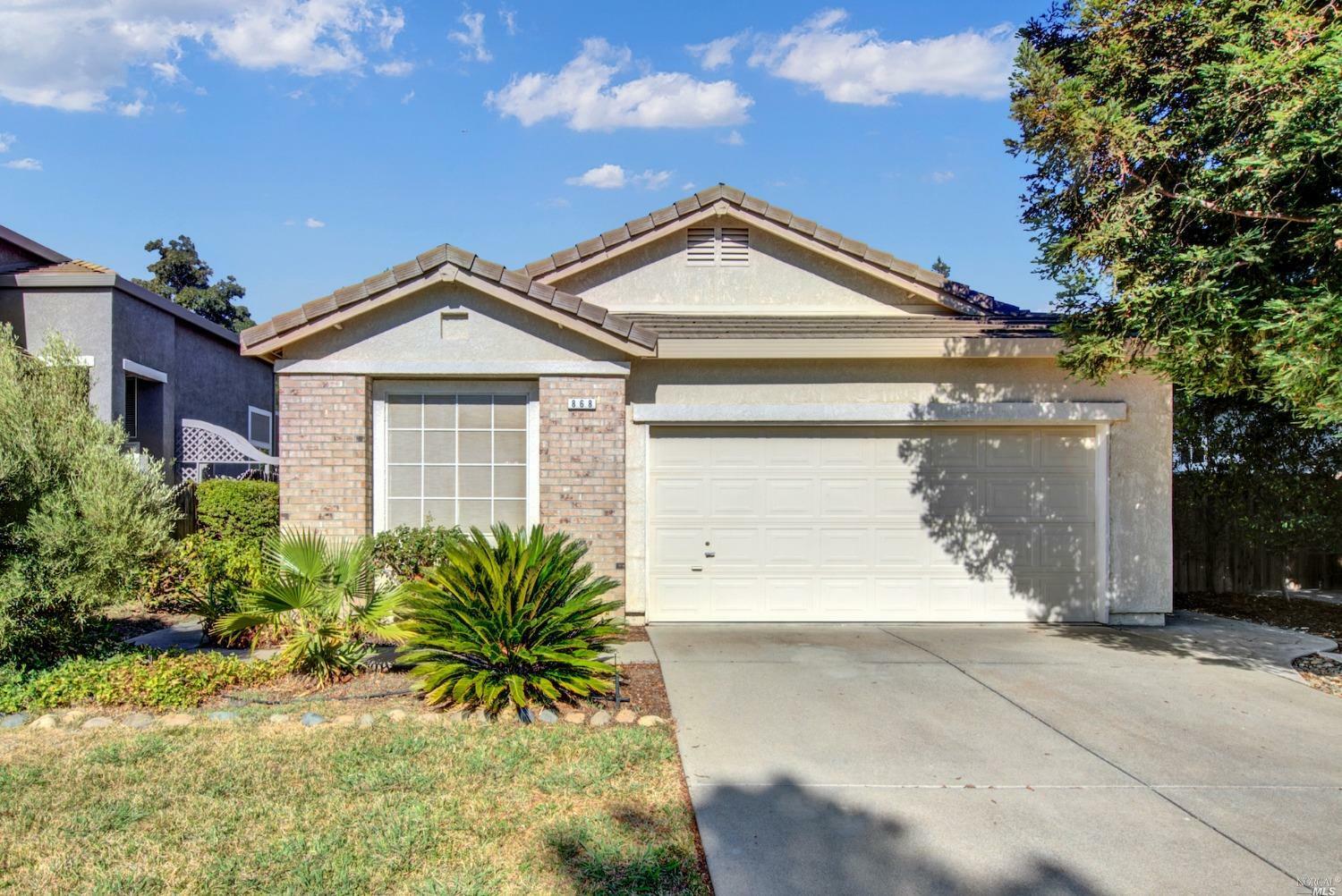 Property Photo:  868 Sapphire Circle  CA 95687 