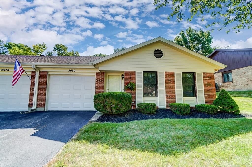 Property Photo: 5680 Cobblegate Drive OH 45449