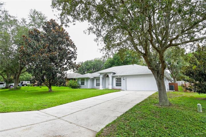 Property Photo:  11528 Clair Place  FL 34711 