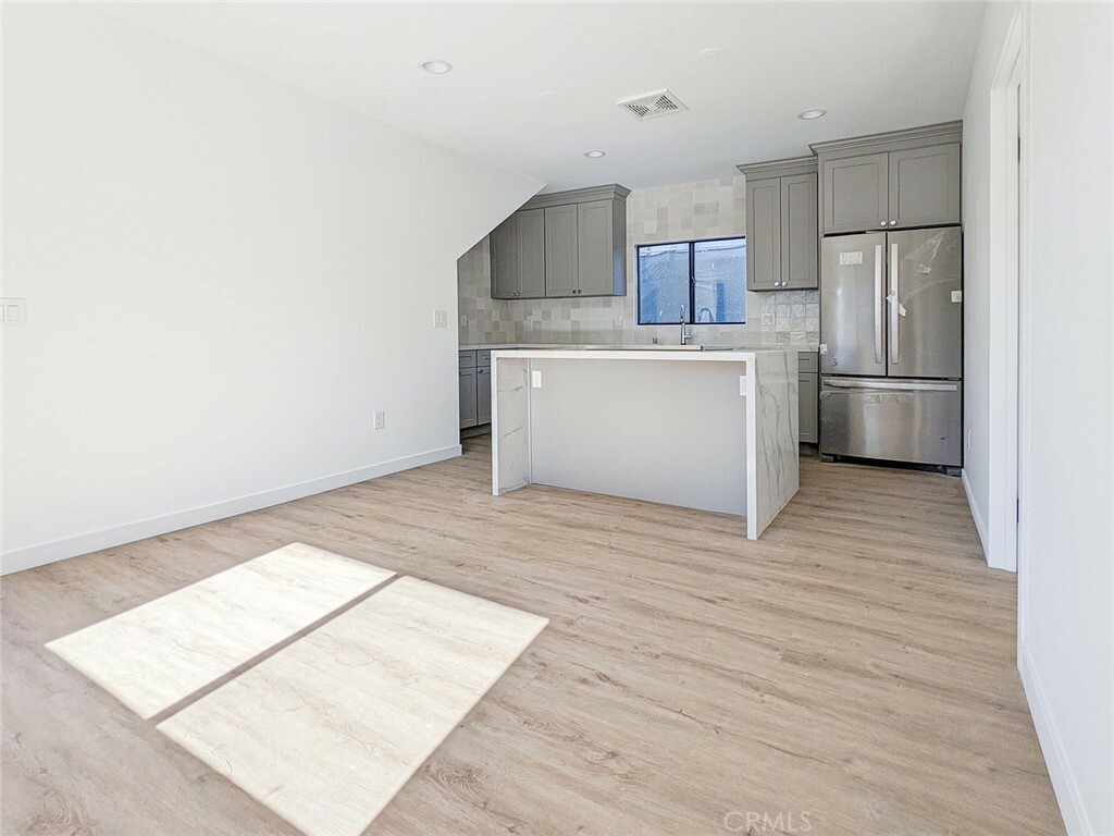 Property Photo:  3139 Carter Avenue  CA 90292 