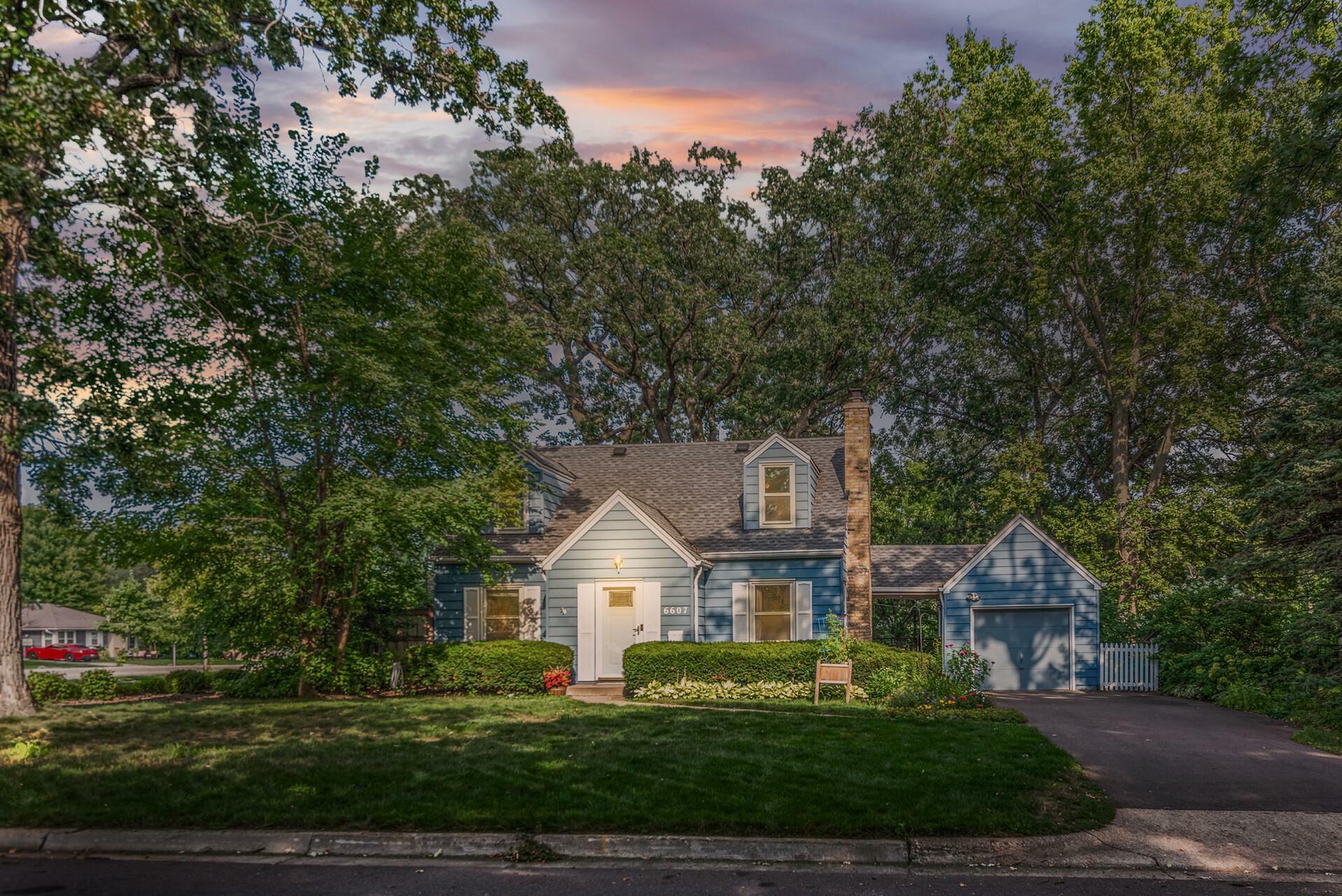 Property Photo: 6607 Knox Avenue S MN 55423