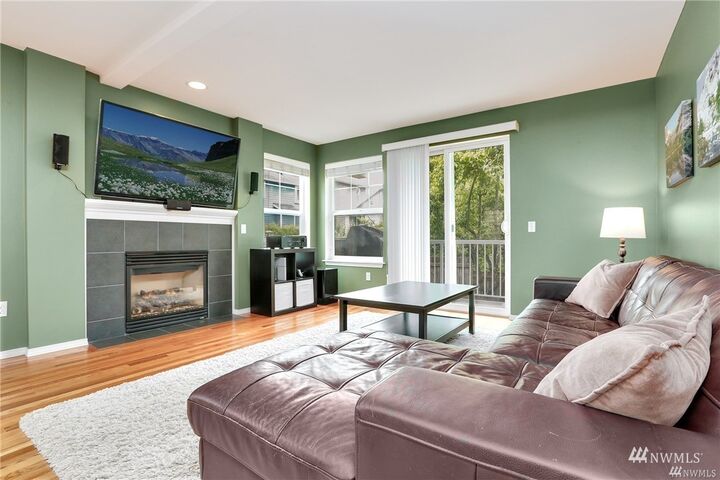 Property Photo: 2816 SW Adams Street B WA 98126