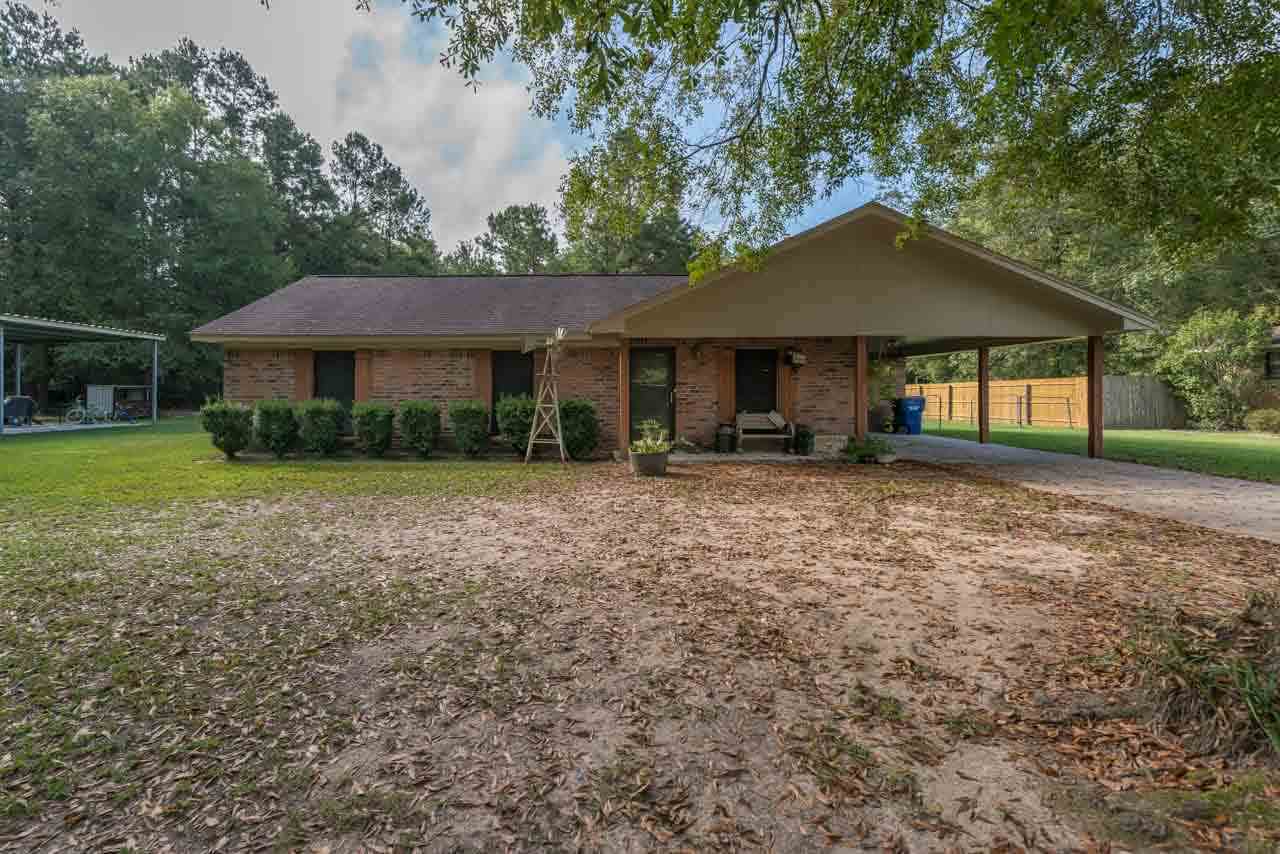 Property Photo:  116 Marilyn  TX 77657 