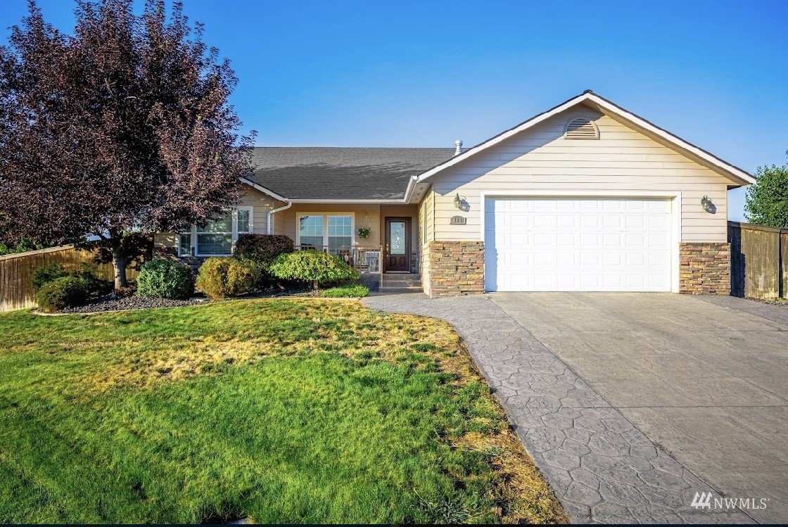 Property Photo: 386 Dream Street SE WA 98837
