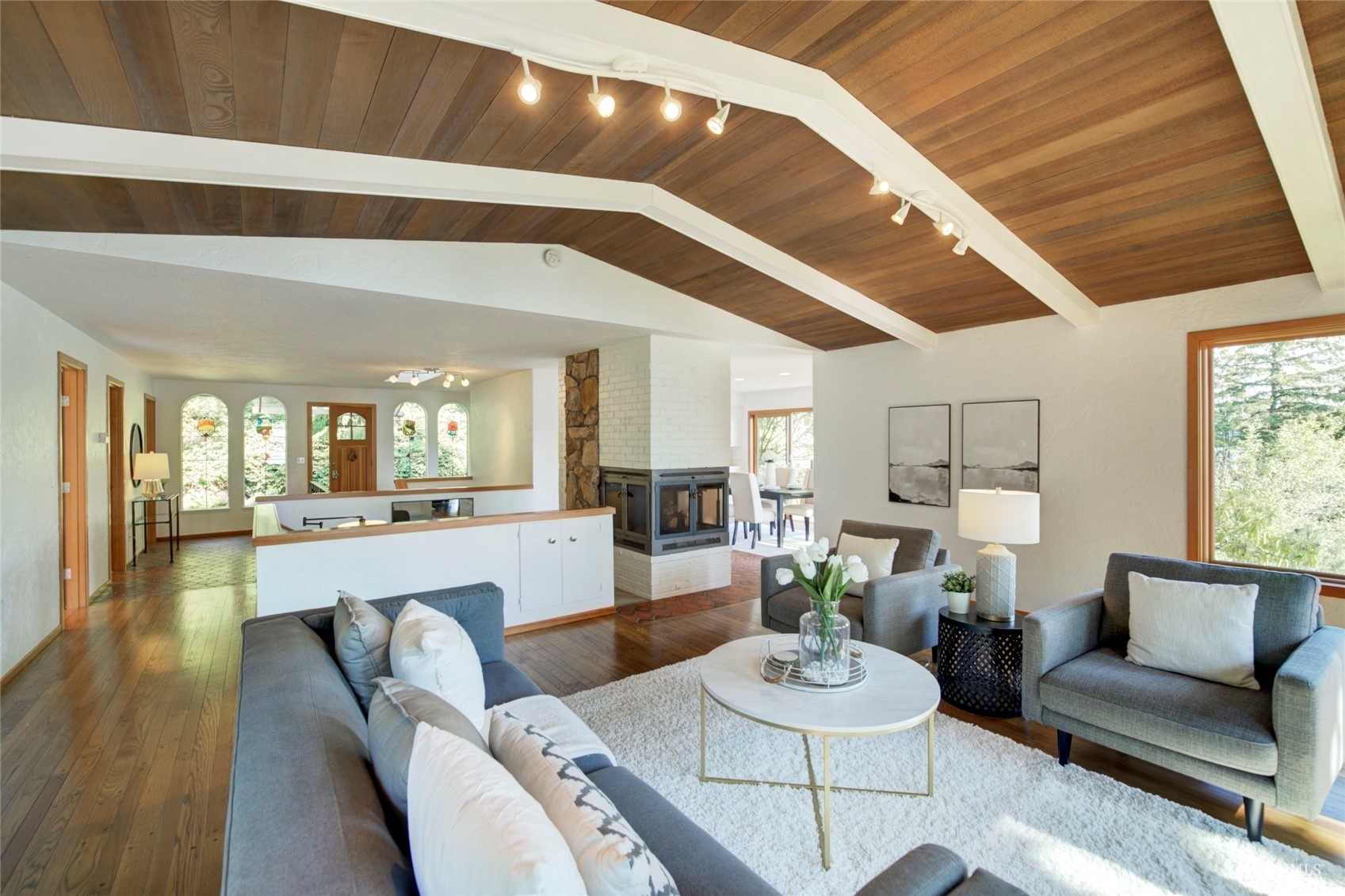 Property Photo: 11900 Lakeside Place NE WA 98125