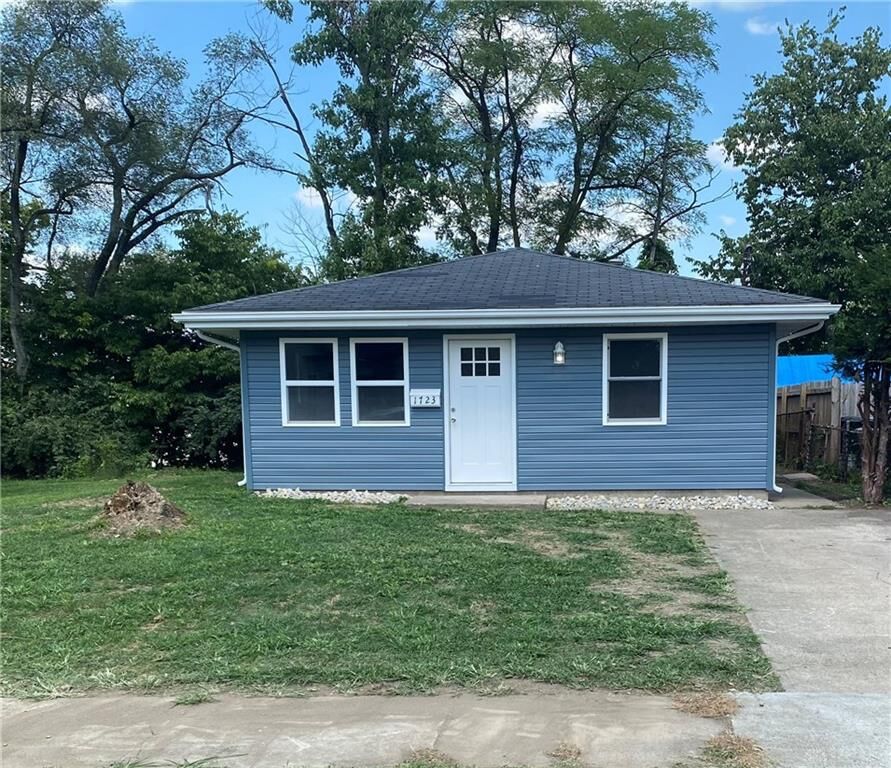 Property Photo:  1723 Flemming Road  OH 45042 