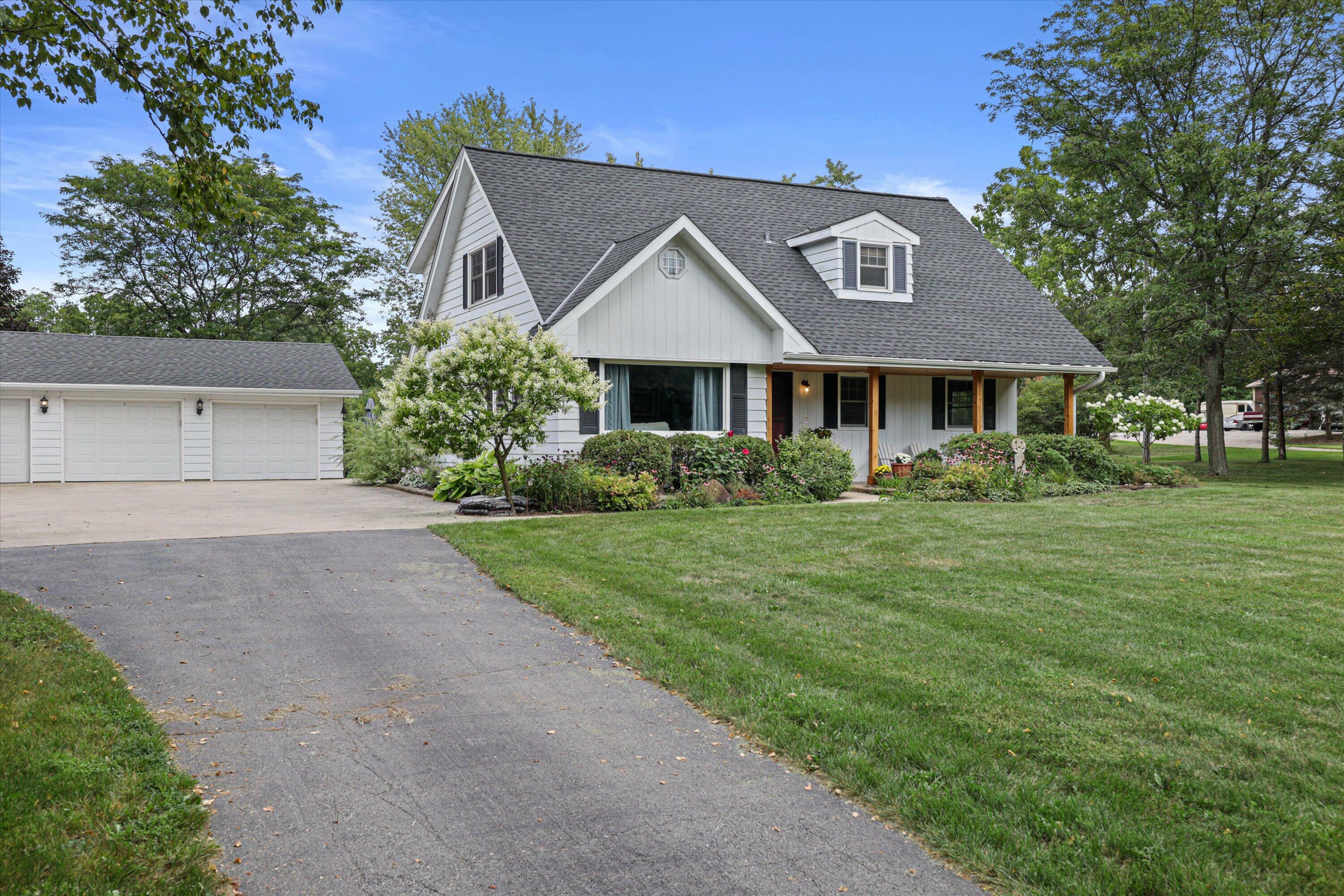 Property Photo: W243s7680 Evergreen Dr WI 53149