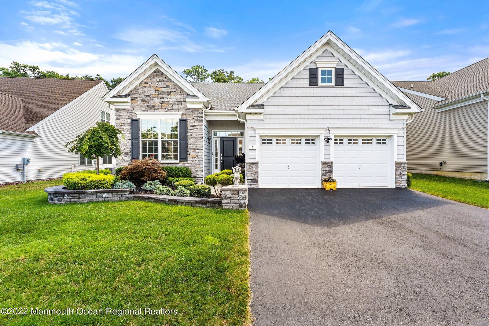 Property Photo:  121 Arborridge Drive  NJ 08731 
