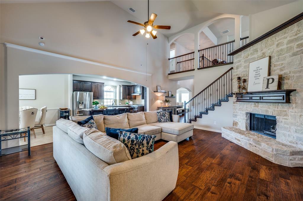 Property Photo: 4100 Red Wolfe Road TX 76208