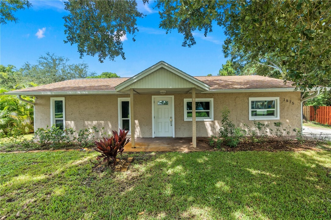 Property Photo:  1975 19th Avenue SW  FL 32962 