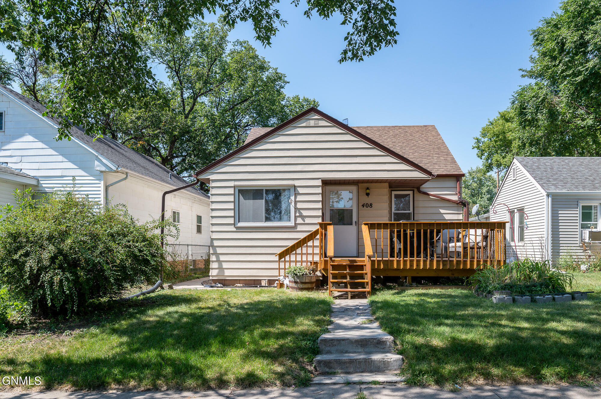 Property Photo:  408 15th Street N  ND 58501 