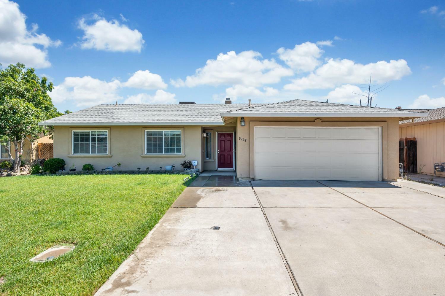 Property Photo:  9228 Tam O Shanter Drive  CA 95210 