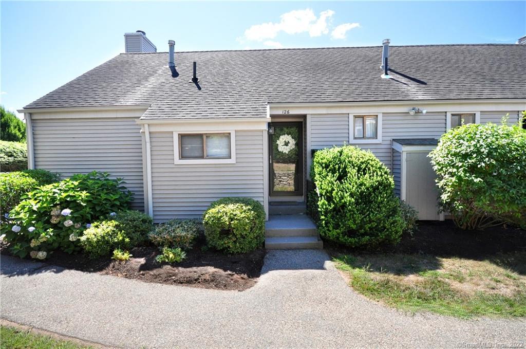 Property Photo:  126 Hollister Way South  CT 06033 