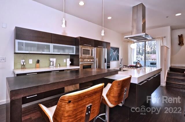 Property Photo:  318 Viburnum Way Court  NC 28208 