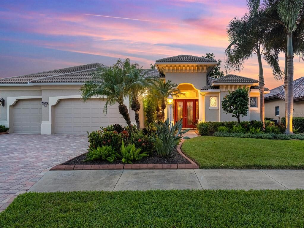 Property Photo: 8312 Championship Court FL 34202