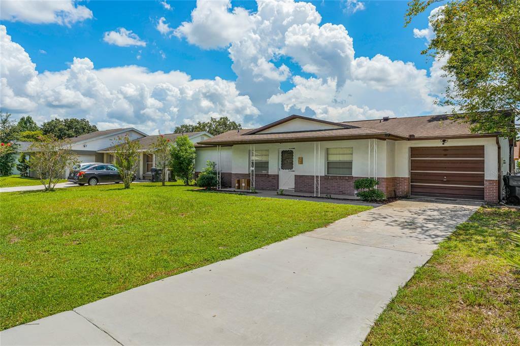 Property Photo:  422 Cart Court  FL 34759 