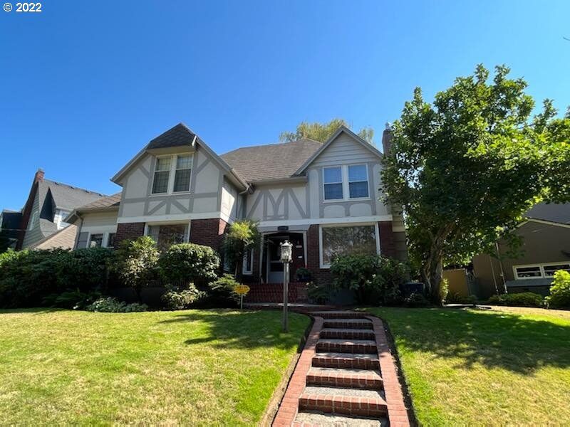Property Photo:  3410 NE Davis St  OR 97232 