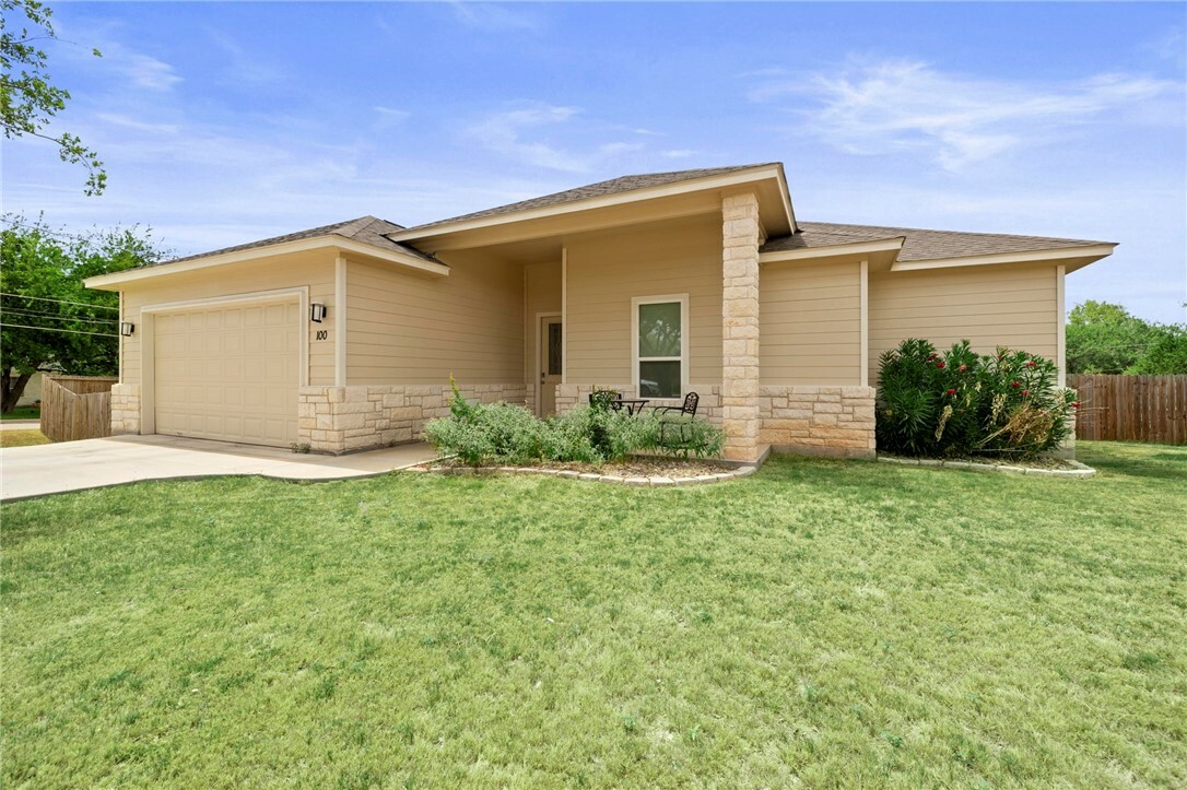 Property Photo:  100 Ladera Cove  TX 78654 