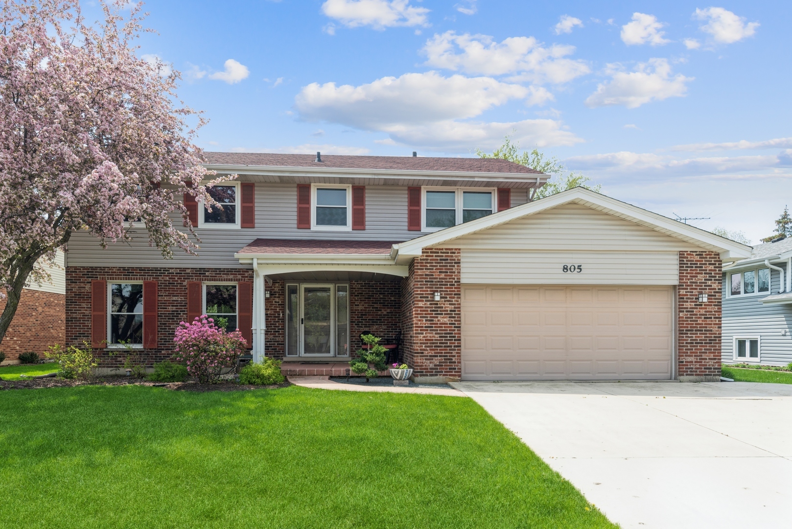 Property Photo:  805 Westfield Lane  IL 60193 