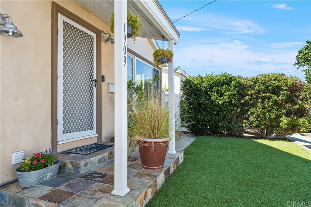 Property Photo:  1909 Condon Avenue  CA 90278 