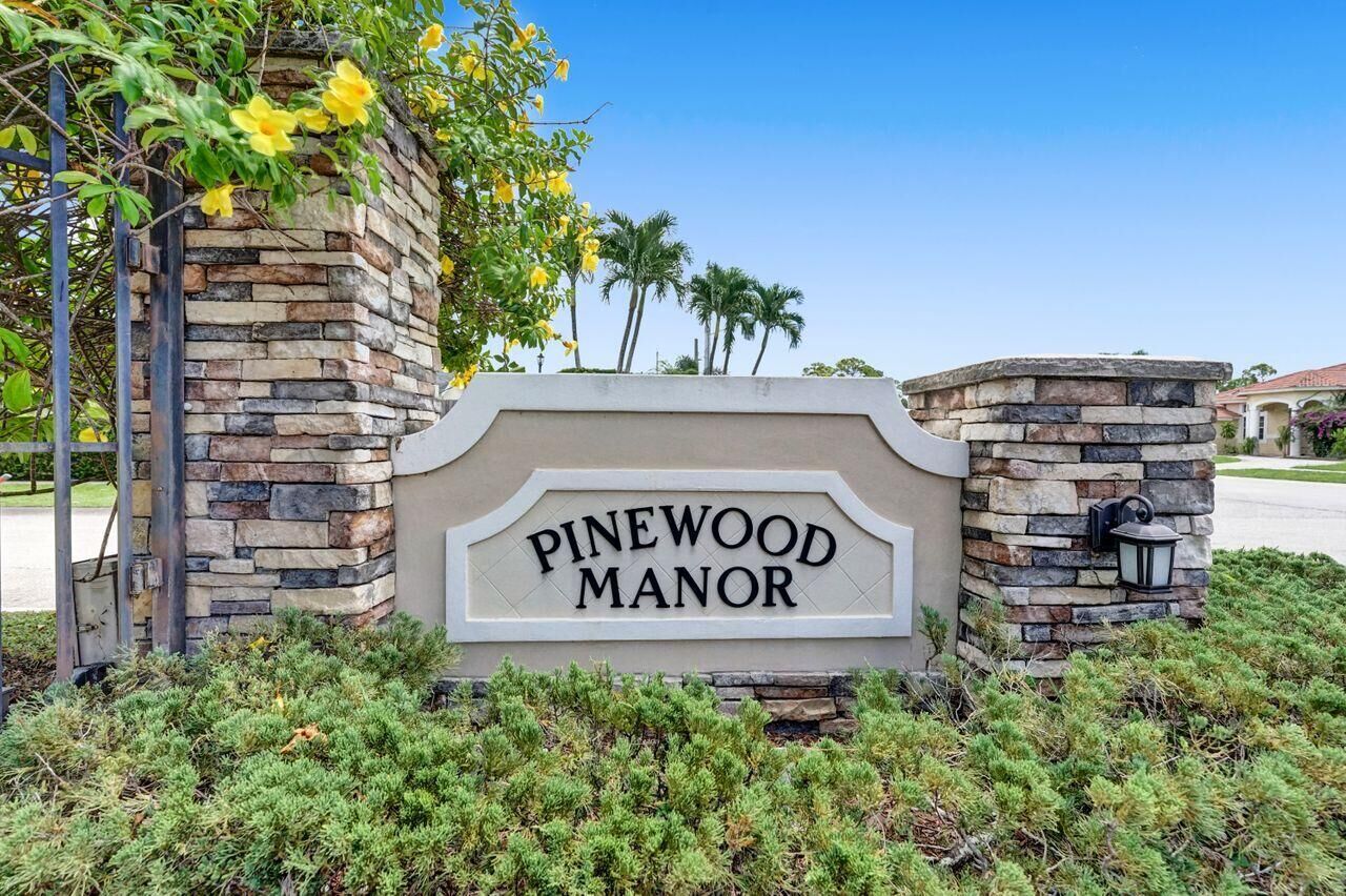 Property Photo: 13916 Ishnala Circle FL 33414