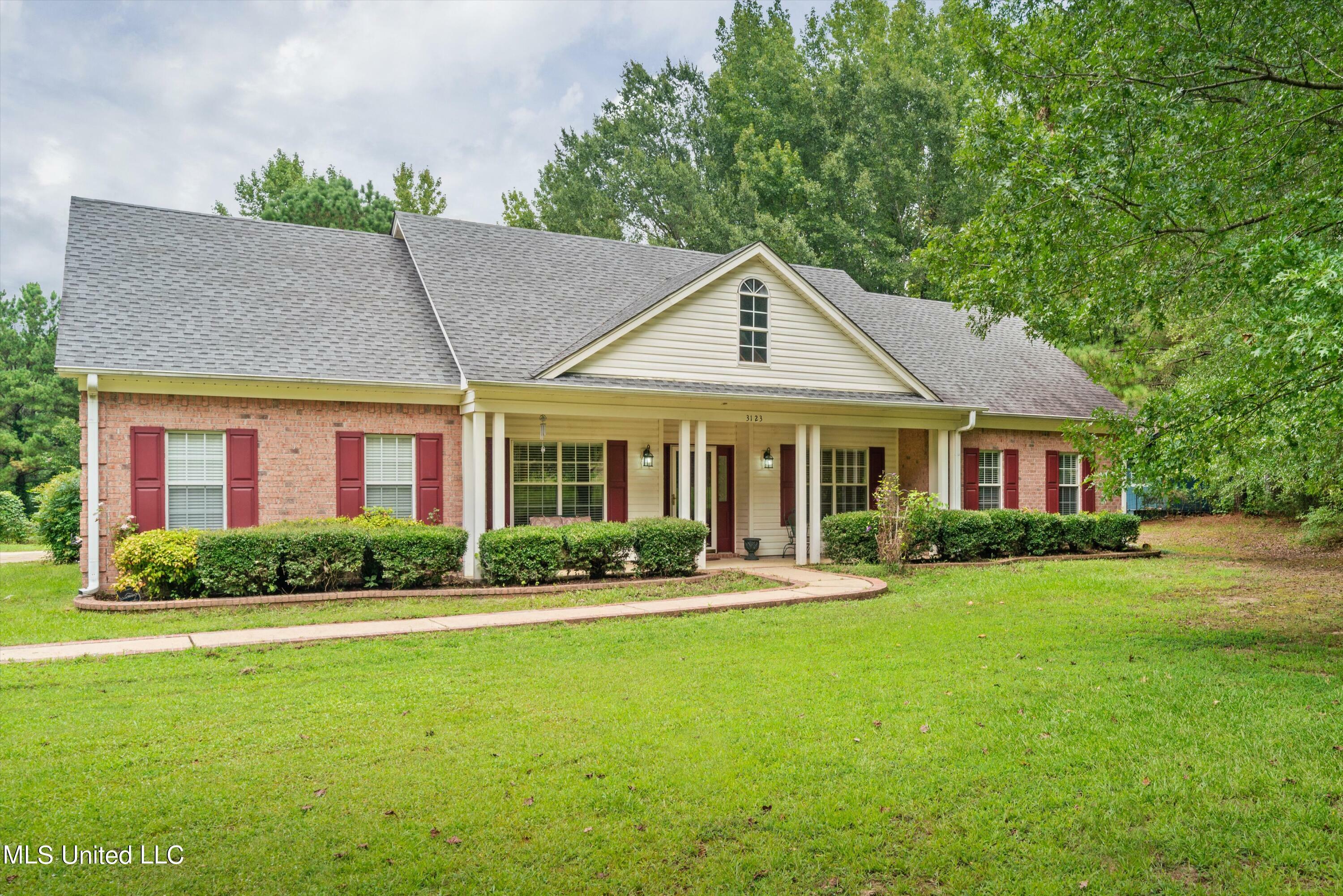 Property Photo:  3123 N Red Banks Road  MS 38611 