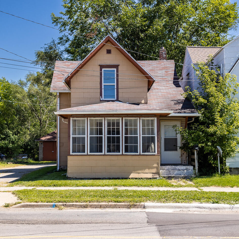 Property Photo: 1005 Lansing Avenue MI 49202
