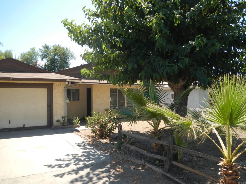 728 E Street  Ramona CA 92065 photo
