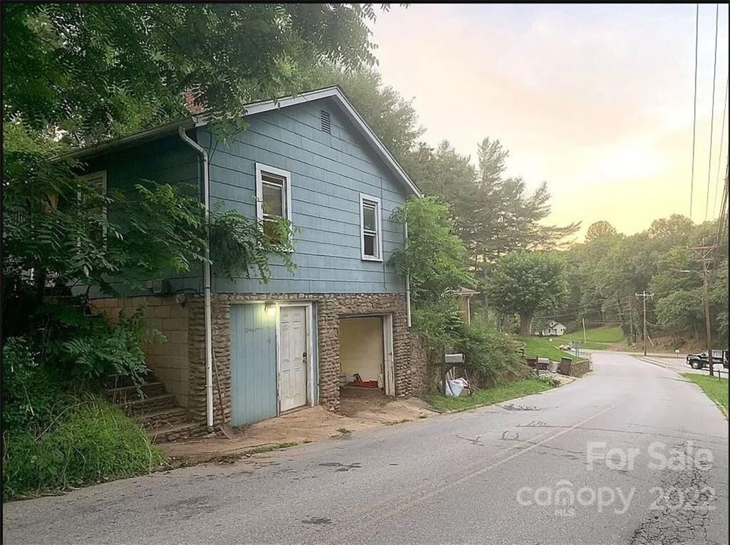 Property Photo: 119 Smathers Street NC 28716