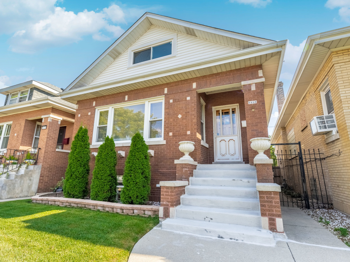 Property Photo: 5335 W School Street IL 60641