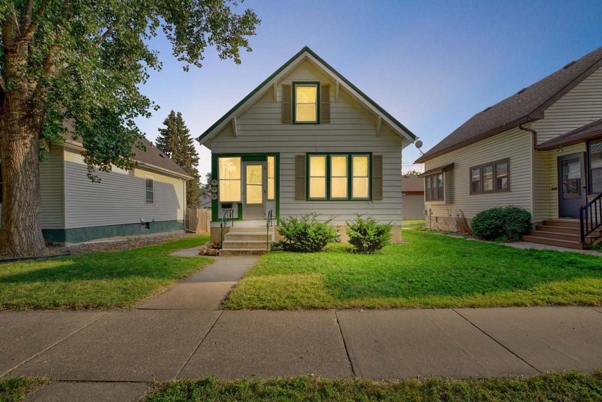 Property Photo: 938 Palace Avenue MN 55102