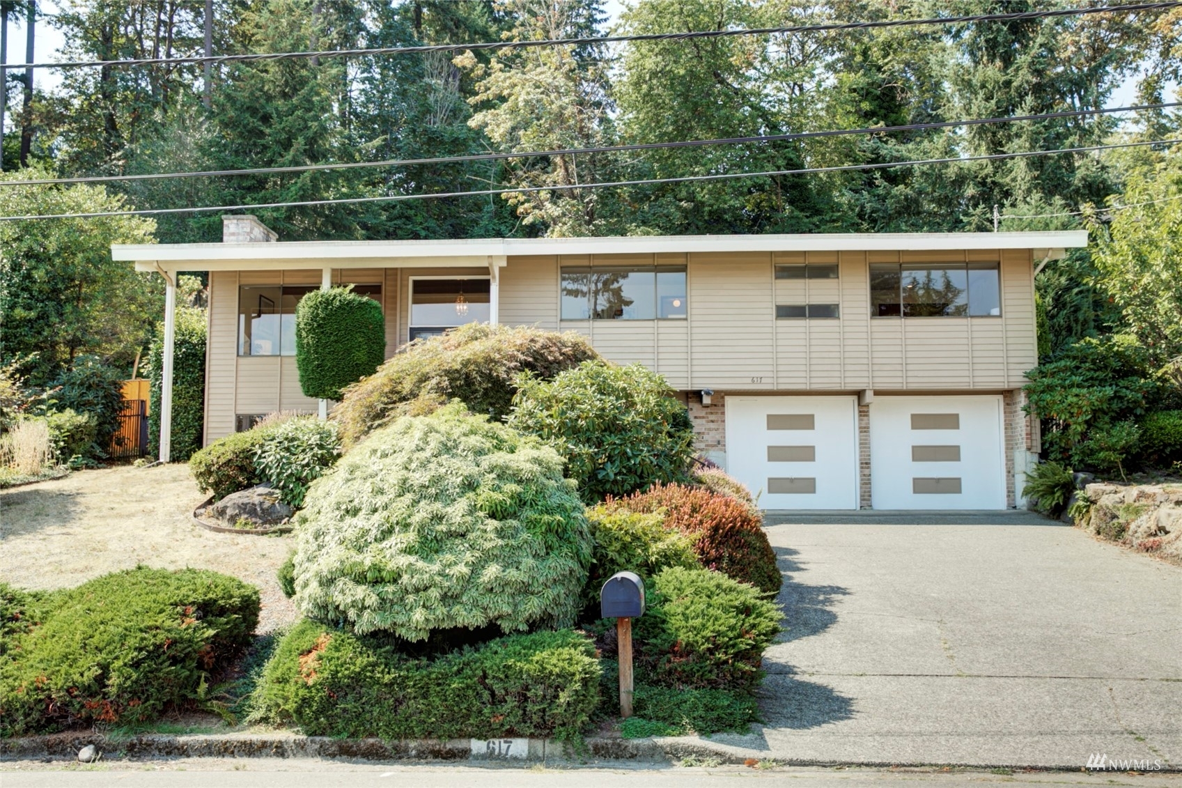 Property Photo:  617 109th Avenue SE  WA 98004 