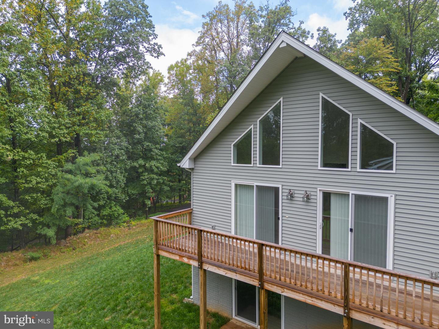 Property Photo: 886 Windy Way VA 22630