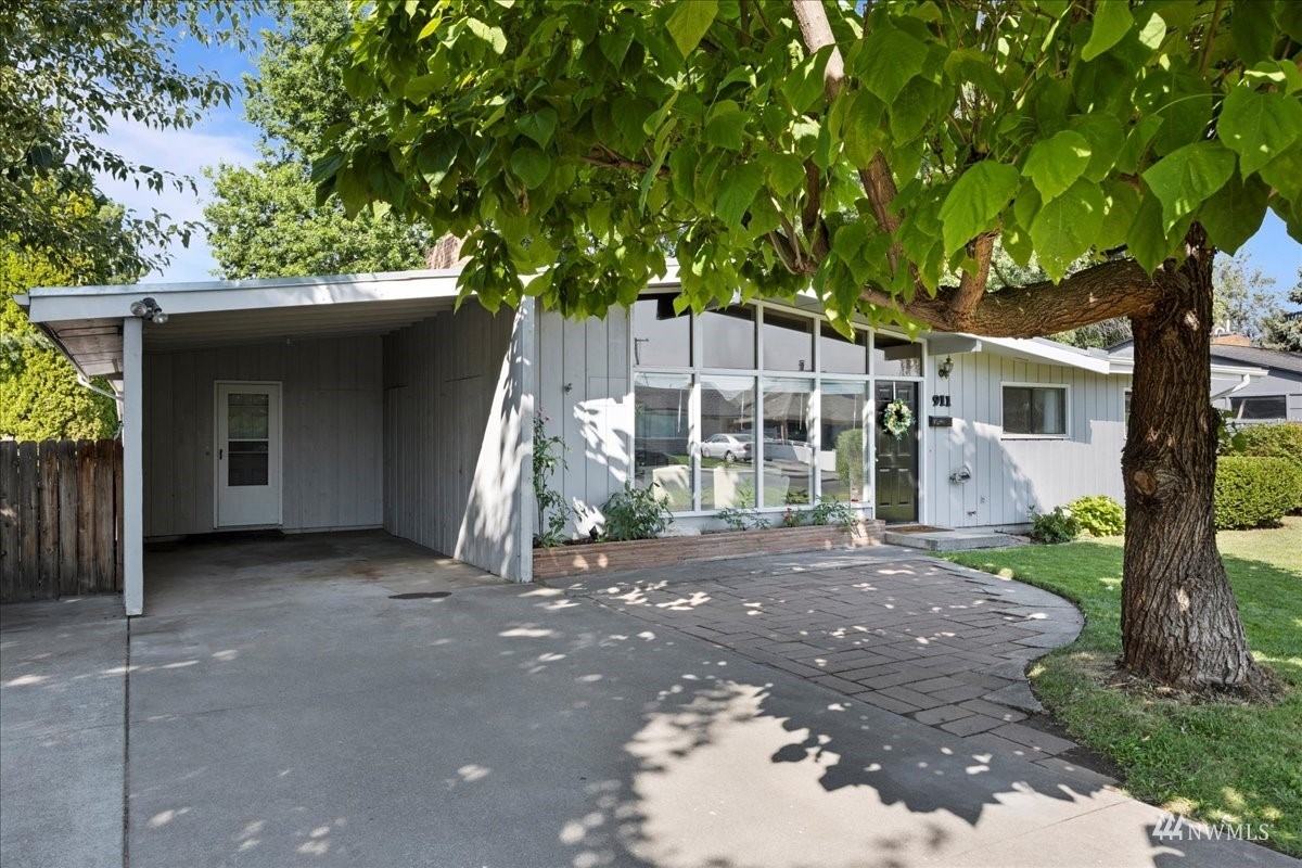 Property Photo: 911 Frazier Drive WA 99362